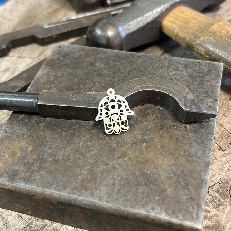 תליון חמסה משובץ זהב 14K