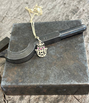 תליון חמסה משובץ זהב 14K