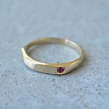 טבעת זוויות זהב 14k משובצת רובי
